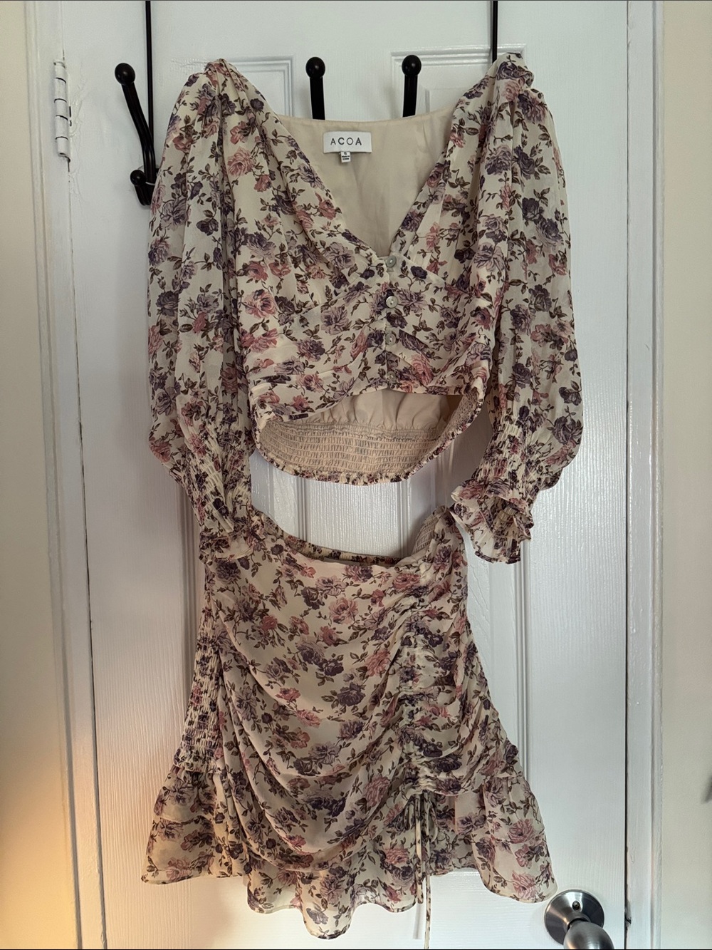 Floral Cream Puff-Sleeve Dress